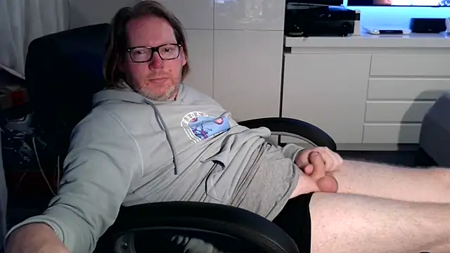 Snapshot of VSteph chatting on October 4, 1:03 am VSteph online show from October 4, 1:03 am