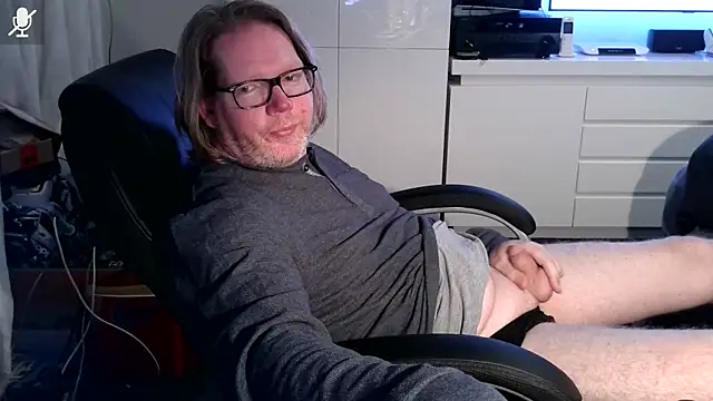 Snapshot of VSteph chatting on October 6, 7:11 pm VSteph online show from October 6, 7:11 pm