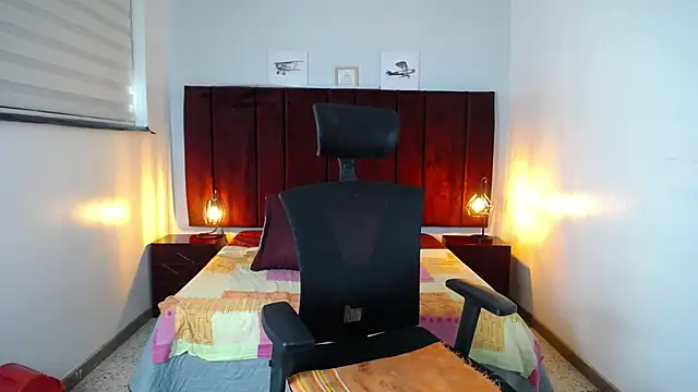 Snapshot of Zuzana21 chatting on December 19, 3:41 pm Zuzana21 online show from December 19, 3:41 pm