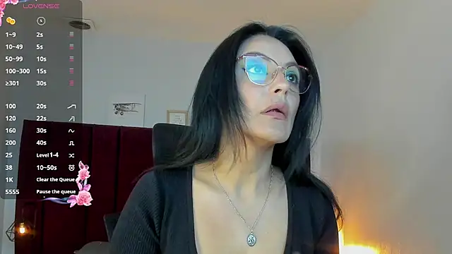 Snapshot of Zuzana21 chatting on March 21, 1:01 pm Zuzana21 online show from March 21, 1:01 pm