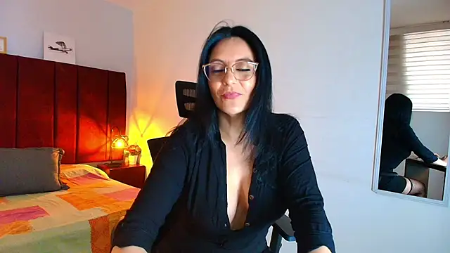 Snapshot of Zuzana21 chatting on September 24, 12:52 pm Zuzana21 online show from September 24, 12:52 pm