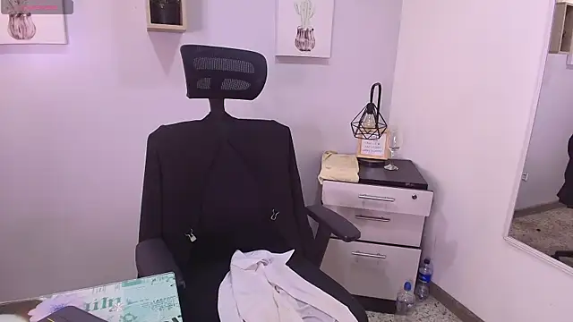 Zuzana21 online show from April 21, 1:07 am