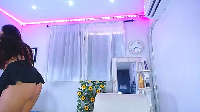 Snapshot of Isis_queen1 chatting on December 31, 6:24 pm Isis queen1 online show from December 31, 6:24 pm