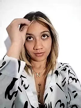 nina carther online show from March 8, 11:07 pm