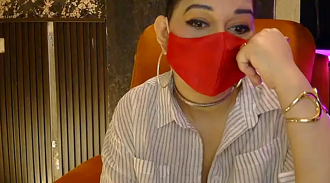 fabdemira online show from February 15, 10:10 pm