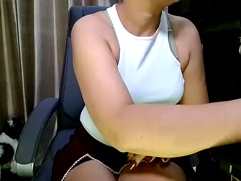 fabdemira online show from October 4, 7:56 pm