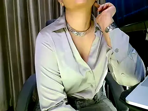 fabdemira online show from October 24, 9:49 am