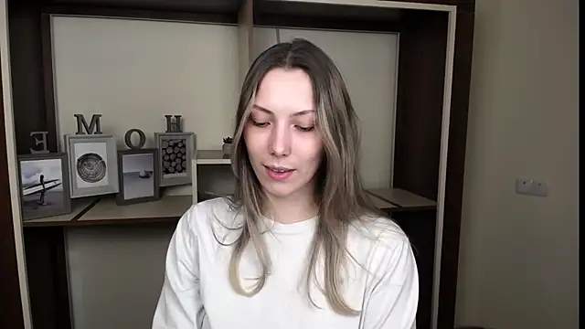 VanessaMay  online show from March 1, 6:21 pm