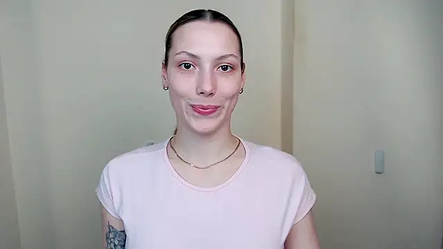 VanessaMay  online show from April 23, 5:15 pm