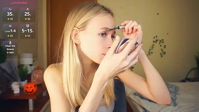 LynetBurby online show from October 27, 2:10 pm