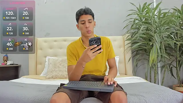 Snapshot of kieran_derek chatting on September 12, 3:06 am kieran derek online show from September 12, 3:06 am