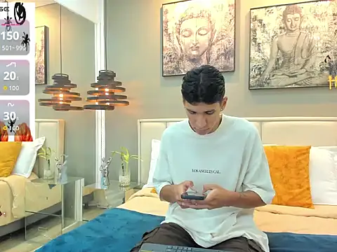 Snapshot of kieran_derek chatting on October 28, 3:21 am kieran derek online show from October 28, 3:21 am