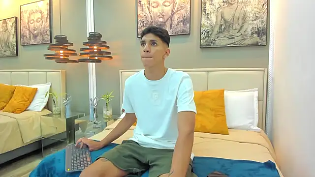 Snapshot of kieran_derek chatting on November 8, 3:18 am kieran derek online show from November 8, 3:18 am