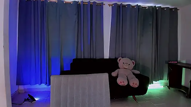 gatitavenecis online show from April 22, 9:27 pm