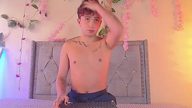 Snapshot of daimond_01 chatting on November 14, 7:01 pm daimond 01 online show from November 14, 7:01 pm