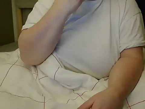 Snapshot of MarthaBriest chatting on February 20, 3:01 am MarthaBriest online show from February 20, 3:01 am