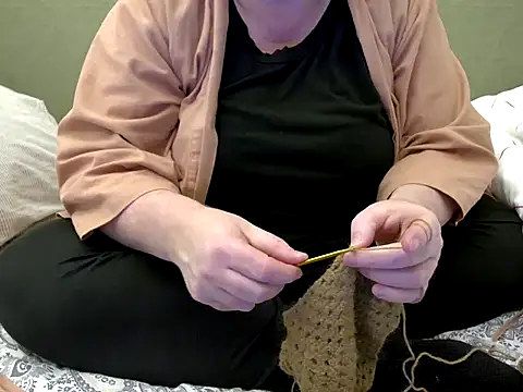 Snapshot of MarthaBriest chatting on November 11, 6:52 pm MarthaBriest online show from November 11, 6:52 pm