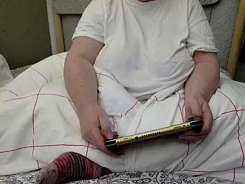 Snapshot of MarthaBriest chatting on November 21, 3:27 am MarthaBriest online show from November 21, 3:27 am