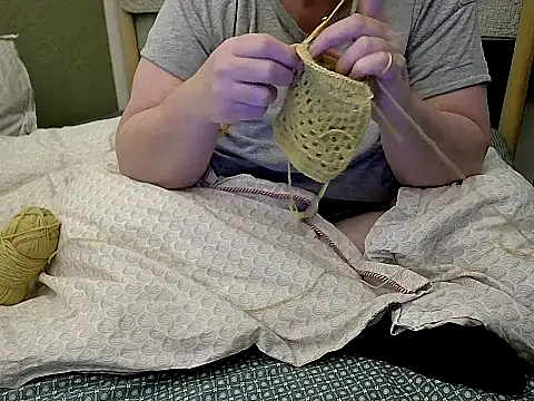 Snapshot of MarthaBriest chatting on December 5, 3:26 am MarthaBriest online show from December 5, 3:26 am