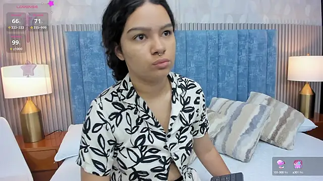 pretty sunlight  online show from October 3, 1:24 am