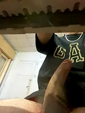 Snapshot of Tomito14 chatting on November 3, 5:42 am Tomito14 online show from November 3, 5:42 am