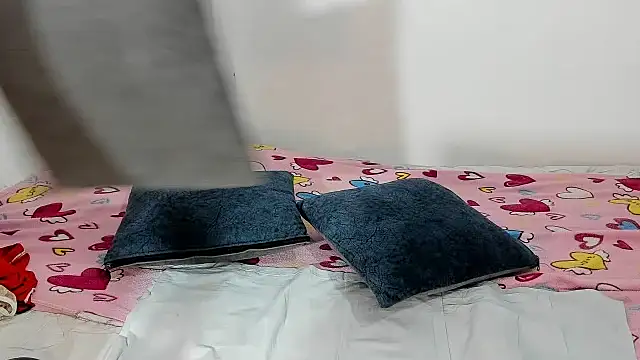 madisson smalltits online show from December 1, 1:05 pm