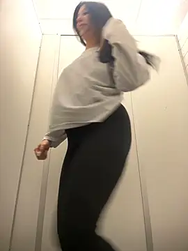 Tisha Busty online show from September 18, 1:02 pm