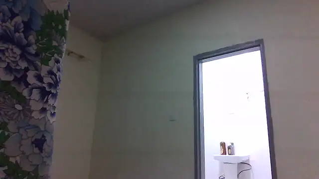 Snapshot of sweets_80 chatting on July 24, 3:48 am sweets 80 online show from July 24, 3:48 am
