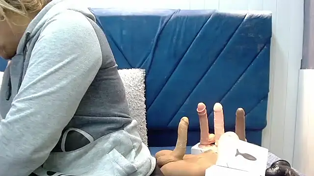 Snapshot of NathaliaSmith3x chatting on October 4, 3:37 am NathaliaSmith3x online show from October 4, 3:37 am