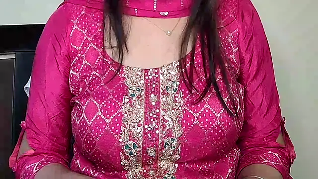 MIss-Naina online show from November 28, 2:09 pm