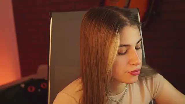 EllieCutes online show from February 22, 8:18 am