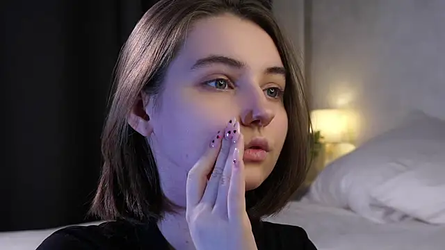 MeghanElson online show from April 18, 1:04 pm