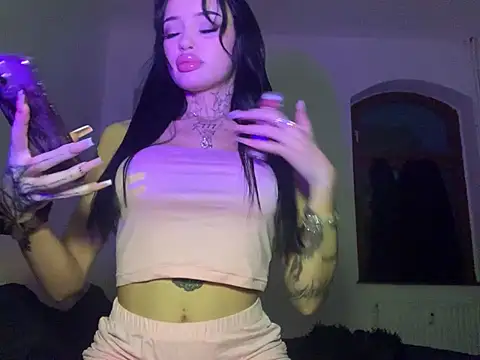 madelinexx online show from January 8, 4:33 pm