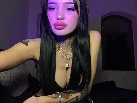 madelinexx online show from January 8, 9:12 pm