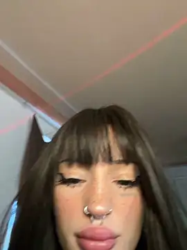 madelinexx online show from April 7, 9:10 am