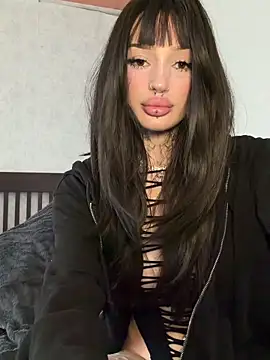 Snapshot of madelinexx chatting on May 10, 2:00 pm madelinexx online show from May 10, 2:00 pm