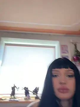 Snapshot of madelinexx chatting on June 6, 10:09 am madelinexx online show from June 6, 10:09 am