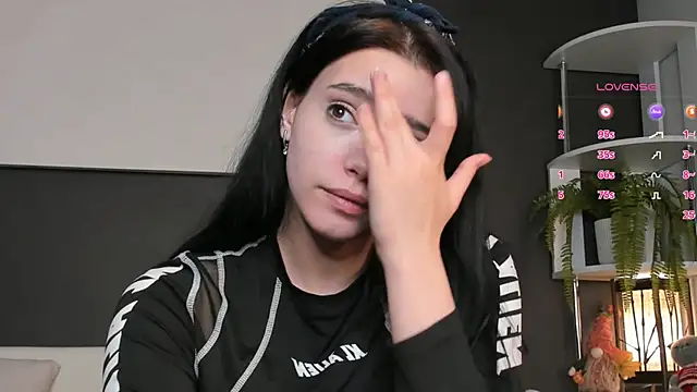 Snapshot of WildaBendell chatting on January 22, 12:49 pm WildaBendell online show from January 22, 12:49 pm