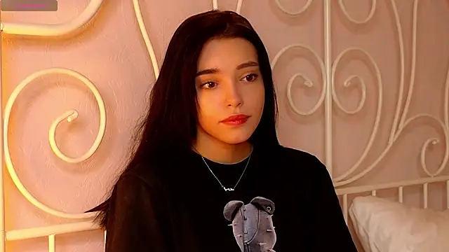 Snapshot of WildaBendell chatting on February 12, 1:37 pm WildaBendell online show from February 12, 1:37 pm