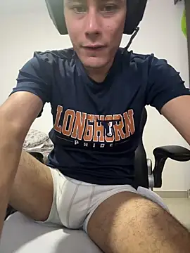 Huge latin cock online show from April 20, 8:10 pm