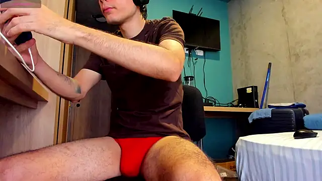 Snapshot of Huge_latin_cock chatting on July 29, 9:13 pm Huge latin cock online show from July 29, 9:13 pm