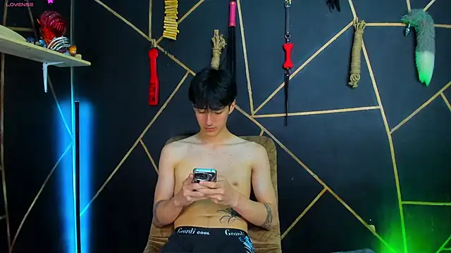 Snapshot of MillersKink chatting on January 31, 11:35 pm MillersKink online show from January 31, 11:35 pm