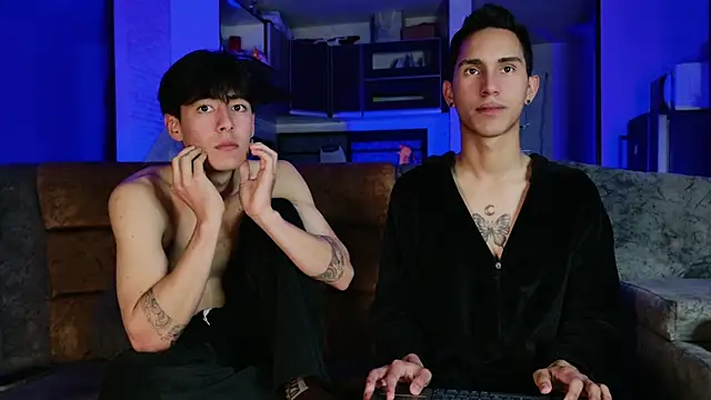 Snapshot of MillersKink chatting on March 16, 11:57 pm MillersKink online show from March 16, 11:57 pm