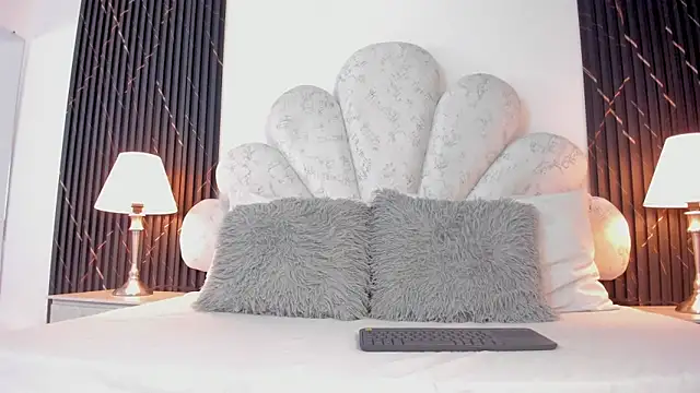 Jaslyn  Smith online show from March 18, 5:05 pm