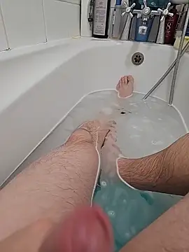 Snapshot of Big_And_ThickUK chatting on October 18, 5:25 pm Big And ThickUK online show from October 18, 5:25 pm