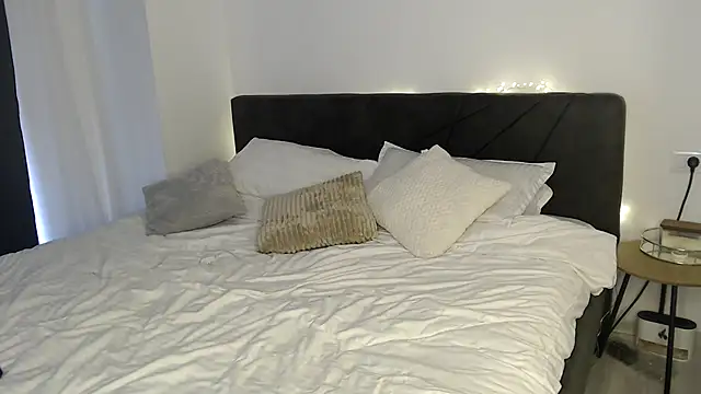 ElizabethAC online show from December 16, 10:08 am