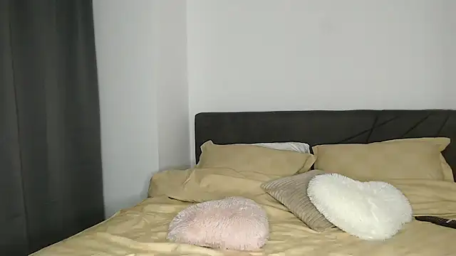 ElizabethAC online show from March 19, 9:38 am