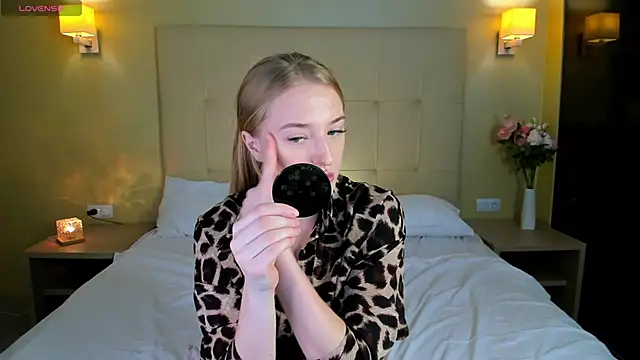 Stacy River online show from November 14, 9:30 am