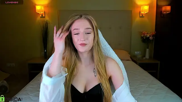 Stacy River online show from February 25, 9:19 am