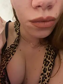 Snapshot of EvaRush chatting on December 2, 12:09 am EvaRush online show from December 2, 12:09 am